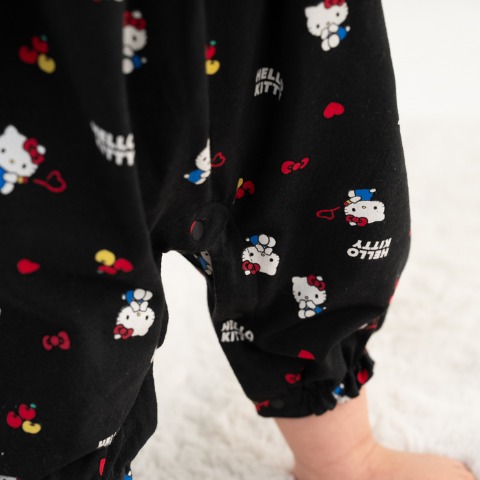 ベビー　カバーオール（70・80cm・ハローキティ）