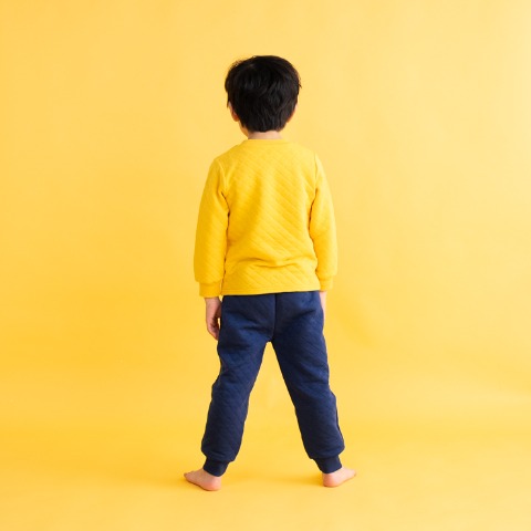 キッズ　長袖パジャマ（100～140cm・ドクターイエロー)