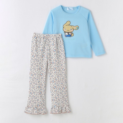 キッズ　パジャマ（110cm～140cm　Sanrio characters）