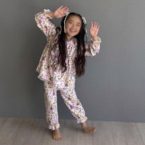 キッズ　パジャマ（100～120cm　Disney）