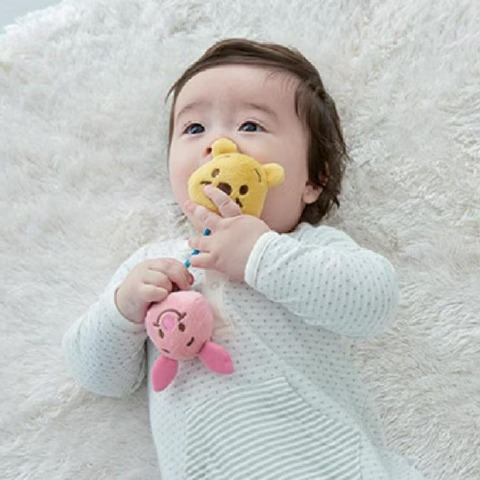Dear Little Hands うまれてはじめて にぎれる リンリン♪ くまのプーさん