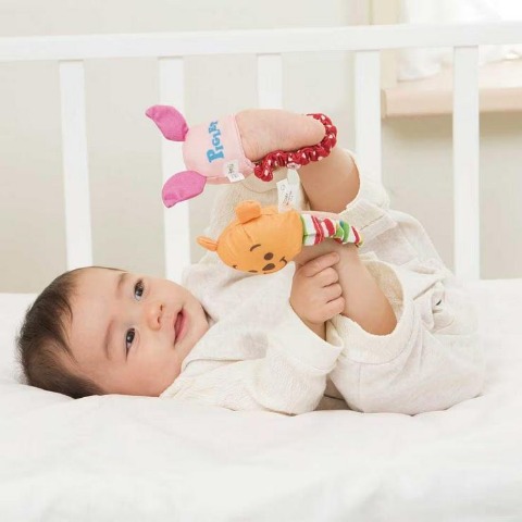 Dear Little Hands くまのプーさん あんよでラトル