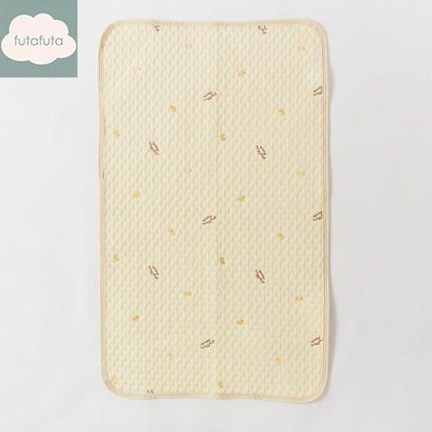 敷きパッド（70㎝×120㎝）　futafuta