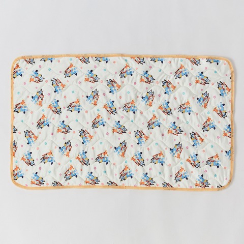 敷きパッド（70㎝×120㎝）　ブルーイ