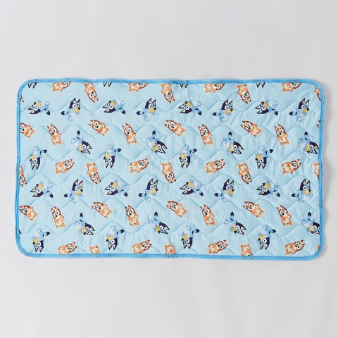 敷きパッド（70㎝×120㎝）　ブルーイ