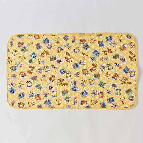 敷きパッド（70㎝×120㎝）　ズートピア