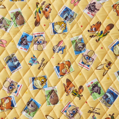 敷きパッド（70㎝×120㎝）　ズートピア