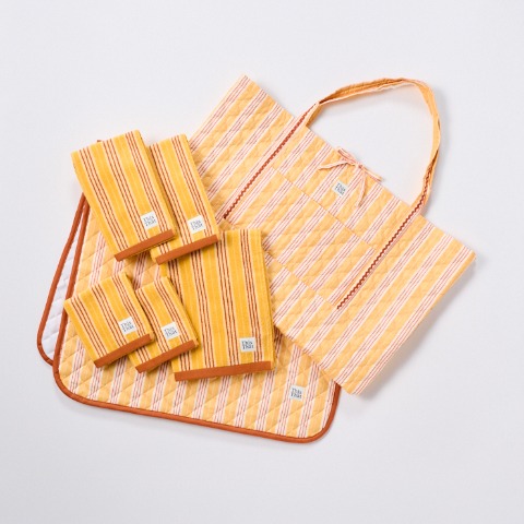 敷きパッド（This and That）70㎝×120㎝