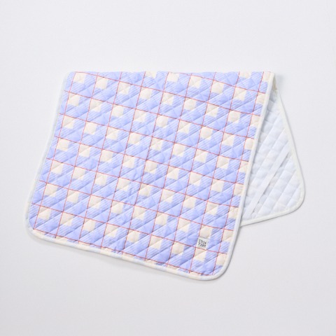 敷きパッド（This and That）70㎝×120㎝