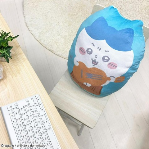 ダイカットクッション(ハチワレ)