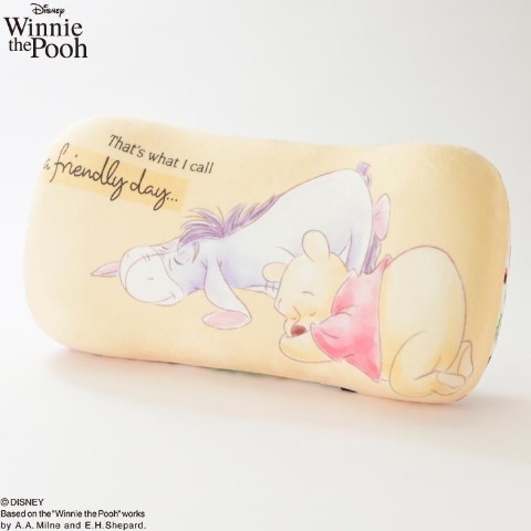 腰当てクッション（くまのプーさん）