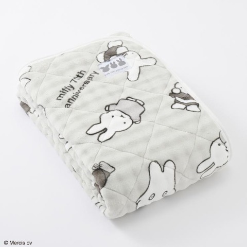 敷きパッド（miffy）