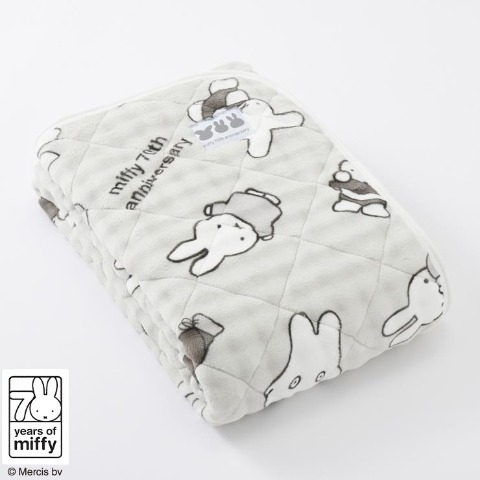 敷きパッド（miffy）