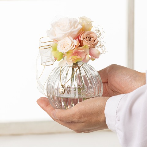 プリザーブドフラワー誕生日ブーケ　6月パール