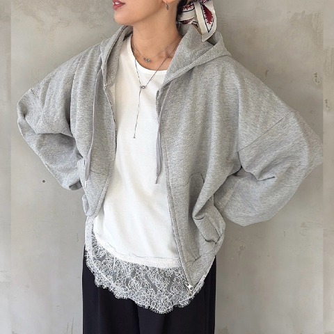 レディース　フード刺しゅうジップパーカ（IKUMI）