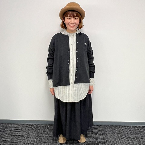 レディース　花刺しゅう多ボタンカーディガン（Mushroom）