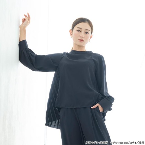 レディース　バックプリーツブラウス(Clasiiki)