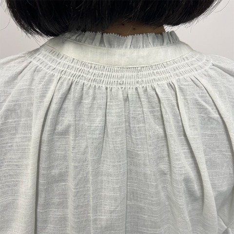 レディース　フリルブラウス（Mushroom）