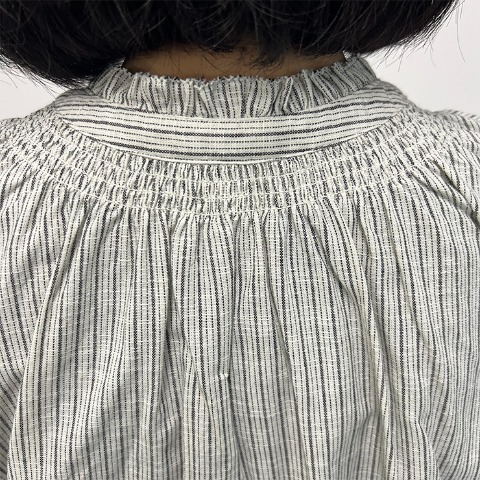 レディース　フリルブラウス（Mushroom）