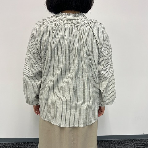 レディース　フリルブラウス（Mushroom）