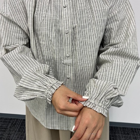 レディース　フリルブラウス（Mushroom）