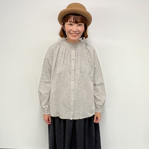 レディース　フリルブラウス（Mushroom）