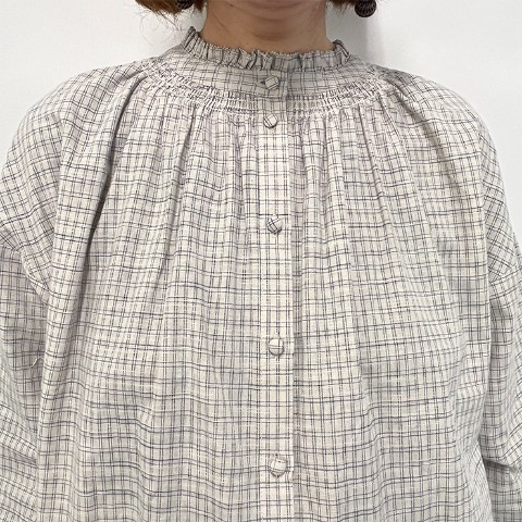 レディース　フリルブラウス（Mushroom）