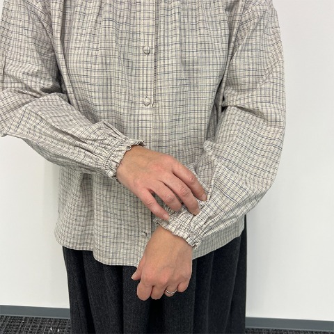 レディース　フリルブラウス（Mushroom）