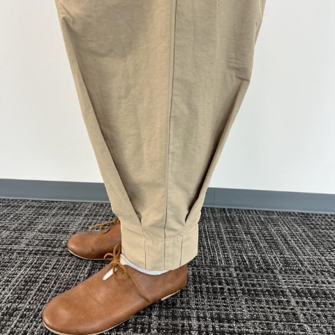 レディース　裾タックパンツ（Mushroom）