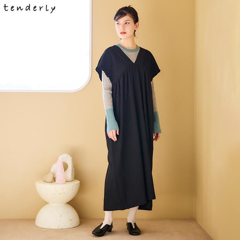 レディース　シャーリングワンピース（tenderly）