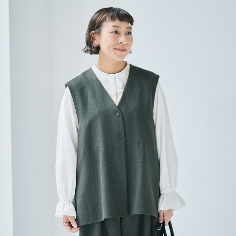 レディース　フォーマルジレ（佐藤かな×tsukuru&Lin.）