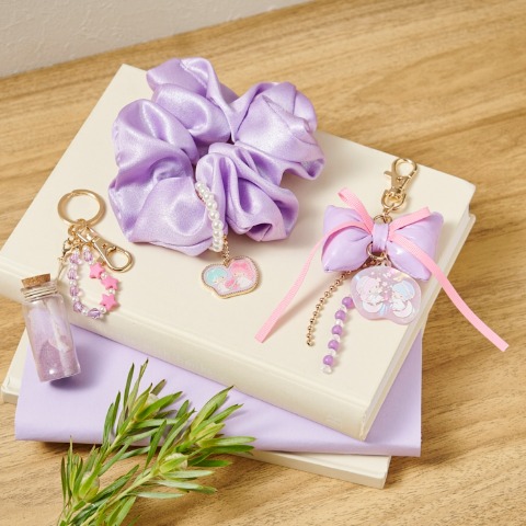 レディース　チャーム付シュシュ（リトルツインスターズ）