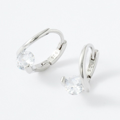 ピアス