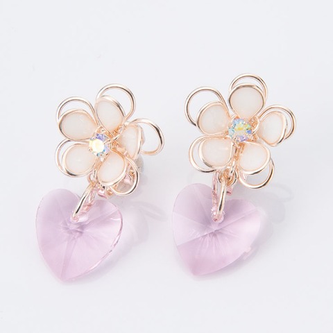 レディース　イヤリング（イチゴシリーズ）