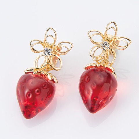レディース　イヤリング（イチゴシリーズ）