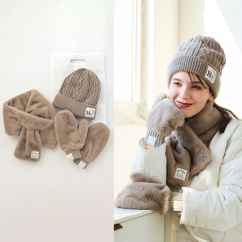 レディース　ハッピーバッグ　服飾3点セット（ハローキティ）