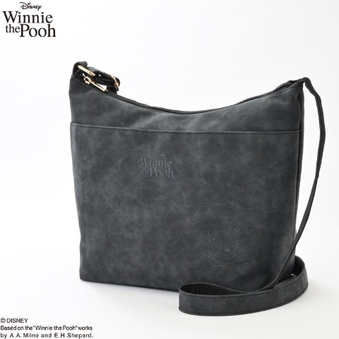 レディース　ショルダーバッグ（くまのプーさん）