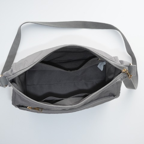 ショルダーバッグ（くまのプーさん）