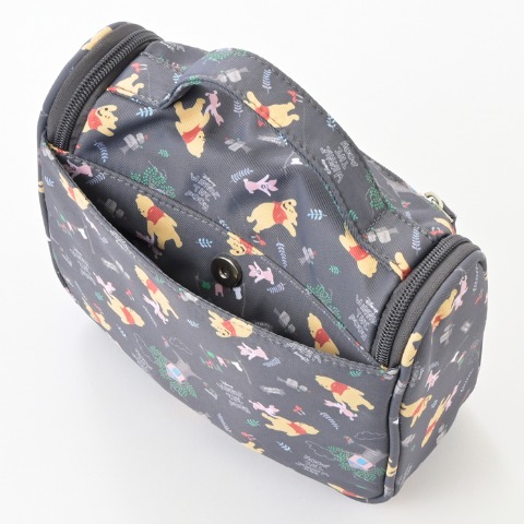 レディース　ポーチ（くまのプーさん）