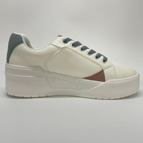 レディース　スニーカー（MOZ）