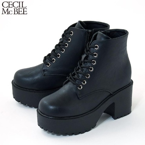 レディース　ショートブーツ（CECIL McBEE）