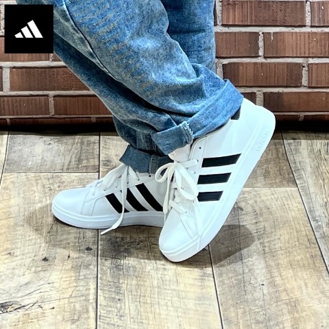 レディース　スポーツブランドスニーカー　（225・230・235・240・245・250・adida