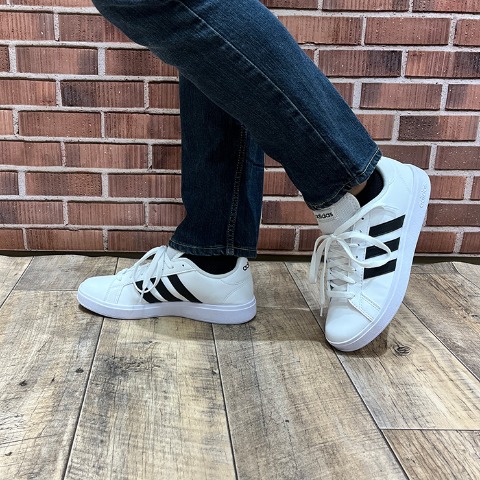 メンズ　スポーツブランドスニーカー　（260・265・270・280・290・adidas）