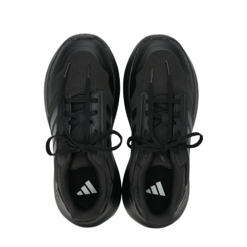 レディース　スポーツブランドスニーカー　（225・adidas）