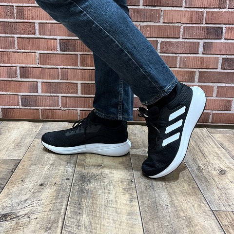 メンズ　スポーツブランドスニーカー　（255・260・265・270・280・adidas）