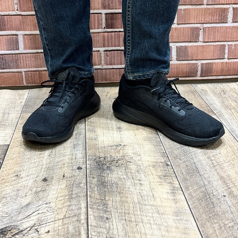 メンズ　スポーツブランドスニーカー　（255・260・265・270・280・adidas）
