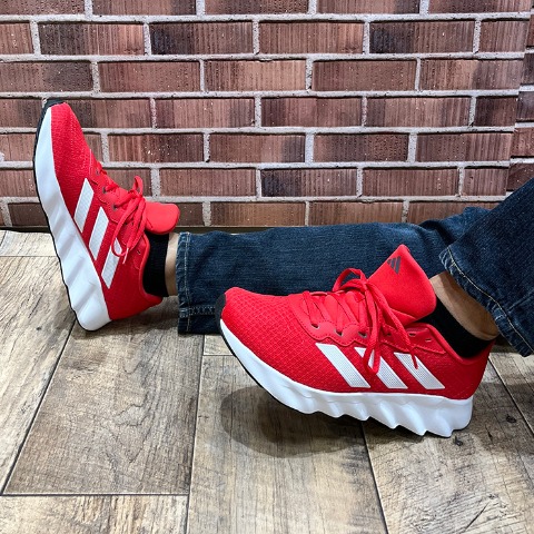 メンズ　スポーツブランドスニーカー　（255・260・265・270・275・280・adidas）
