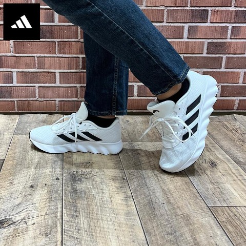 メンズ　スポーツブランドスニーカー　（255・260・265・270・275・280・adidas）