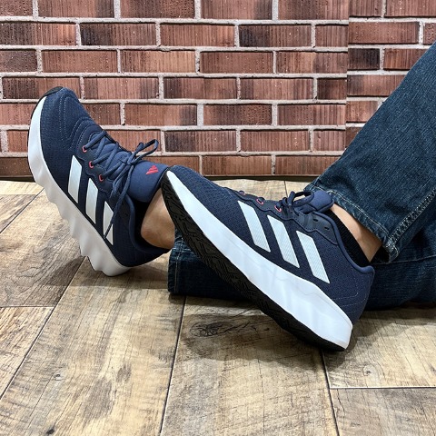 メンズ　スポーツブランドスニーカー　（255・260・265・270・275・280・adidas）