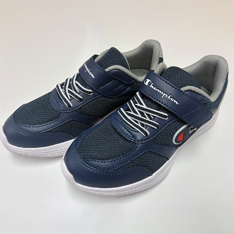 キッズ　スニーカー（20・21・22・23cm・Champion）